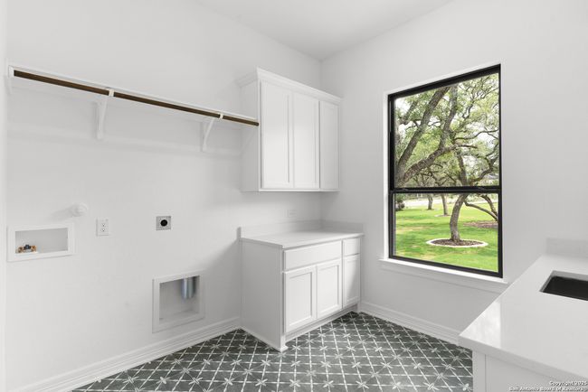 8166 Blue Oak, House other with 4 bedrooms, 5 bathrooms and null parking in Garden Ridge TX | Image 29
