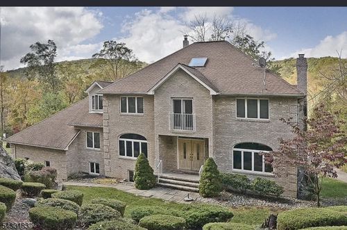 77 Taylortown Rd, Montville, NJ, 07045-7733 | Card Image