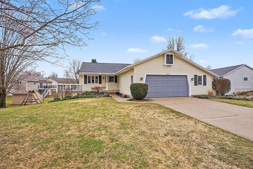 3651 Black Creek Dr, Hudsonville, MI, 49426-9035 | Card Image