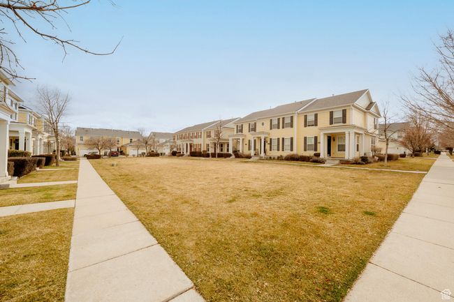 4947 W Calton Ln, Townhouse with 3 bedrooms, 3 bathrooms and 4 parking in South Jordan UT | Image 23