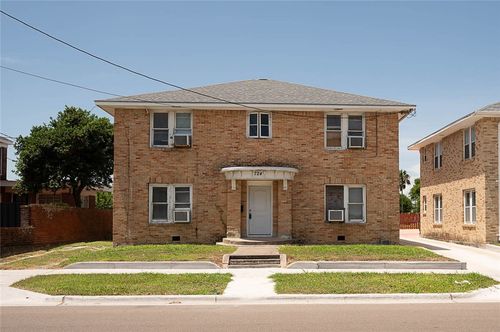 724 Elizabeth St, Corpus Christi, TX, 78404-2237 | Card Image
