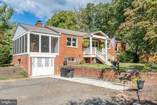 5527 Wharton Ln, CENTREVILLE, VA, 20120-2062 | Card Image