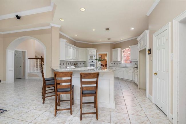 9707 Chipstead Cir, House other with 5 bedrooms, 6 bathrooms and 2 parking in Spring TX | Image 9