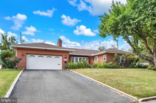 3801 Bonnybrook Rd, HARRISBURG, PA, 17109-4804 | Card Image