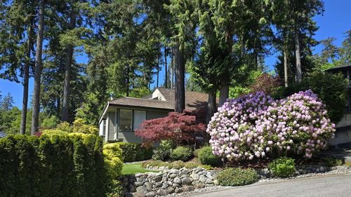 4635 Caulfeild Dr, West Vancouver, BC, V7W1E9 | Card Image