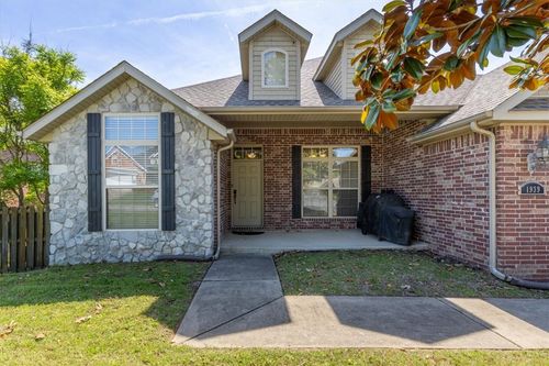 1939 N Batsford Dr, Fayetteville, AR, 72704-6961 | Card Image
