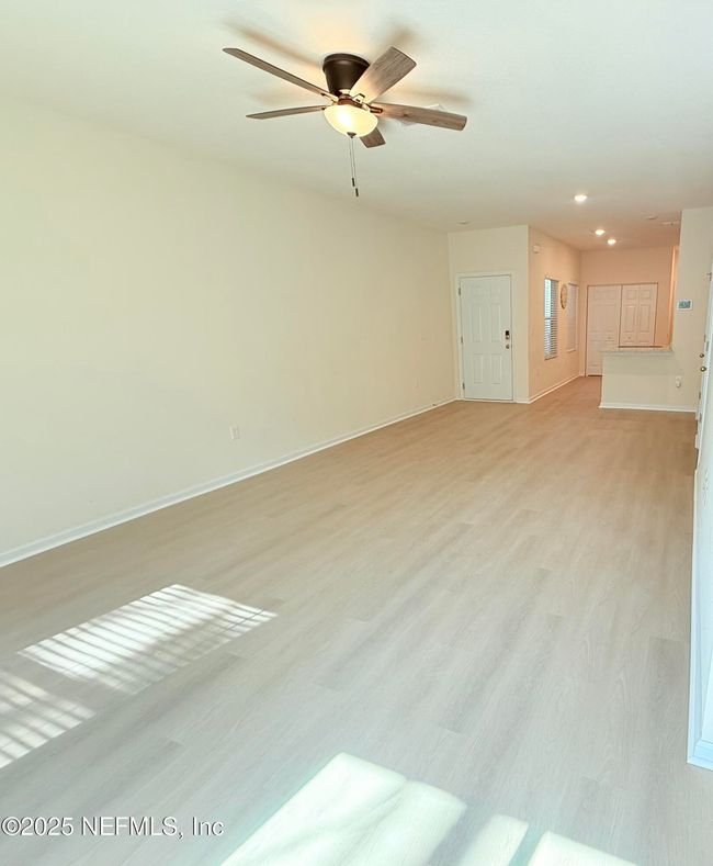 59 Scotch Pebble Dr, Townhouse with 3 bedrooms, 3 bathrooms and null parking in Jacksonville FL | Image 6