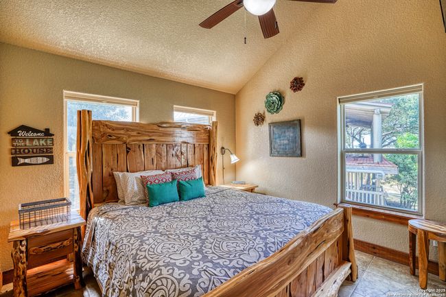 914 Pebble Beach Dr Nw, House other with 2 bedrooms, 2 bathrooms and null parking in Lakehills TX | Image 5