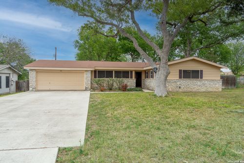 838 Boulder Dr, Universal City, TX, 78148-4002 | Card Image