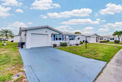 2105 Alfred Dr, Boynton Beach, FL, 33426-7141 | Card Image