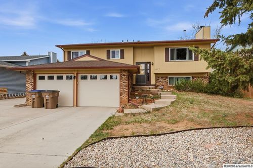 1062 Arapaho Dr, Laramie, WY, 82072-6903 | Card Image