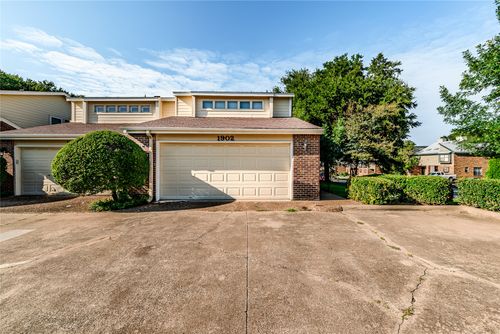 1902 Shorewood Dr, Grapevine, TX, 76051-7930 | Card Image