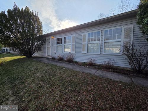 24 Shagbark Ct E, HARLEYSVILLE, PA, 19438-2949 | Card Image