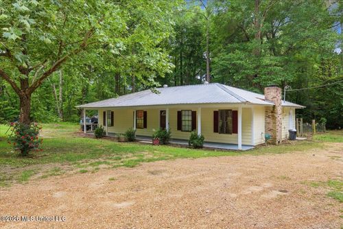 795 Old Pearl Rd, Harrisville, MS, 39082-4045 | Card Image