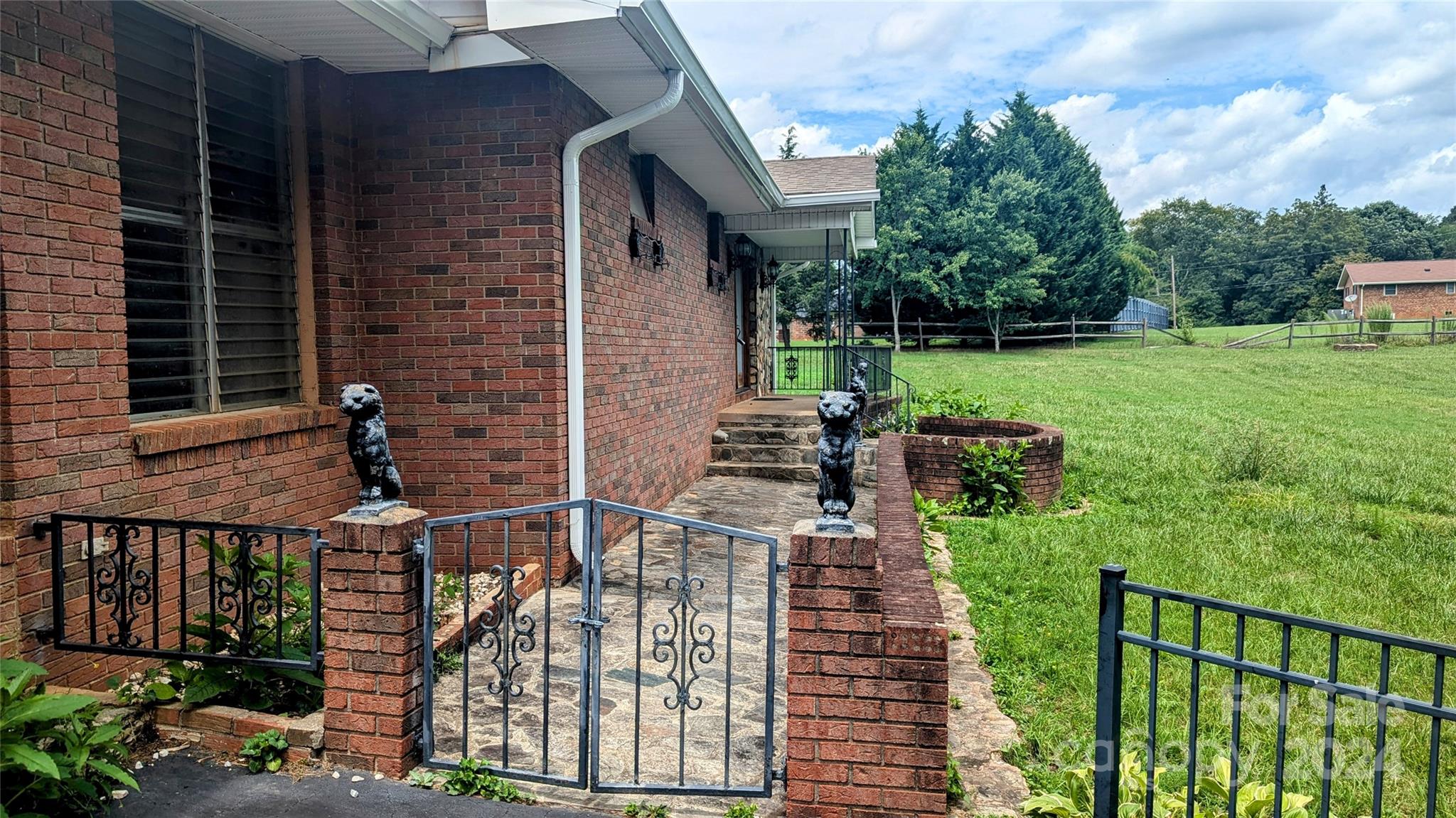 25th St, Hickory, NC 28601