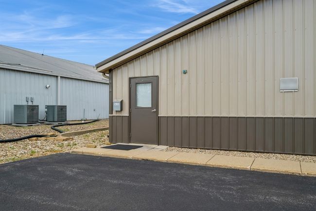 1070 Lyons Ln, Home with 0 bedrooms, 0 bathrooms and null parking in Marion IA | Image 4