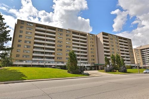 306-15 Albright Rd, Hamilton, ON, L8K5J2 | Card Image