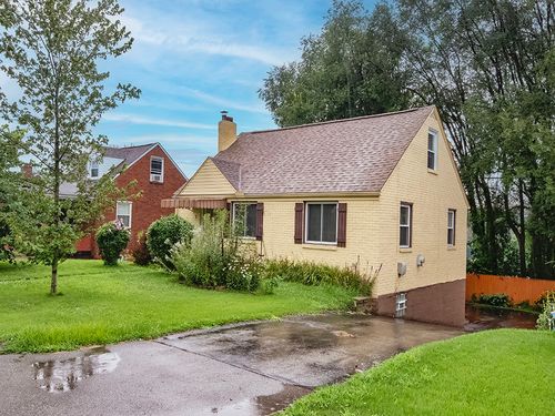 611 Maplehurst Dr, N Versailles, PA, 15137-2239 | Card Image