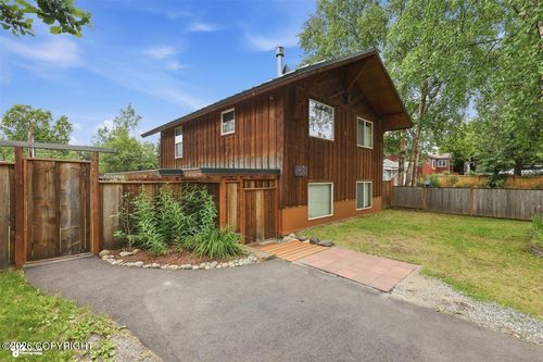 833 W 20th Ave, Anchorage, AK, 99503-1710 | Card Image