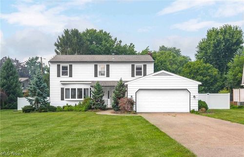 181 Crestview Dr, Elyria, OH, 44035-1707 | Card Image