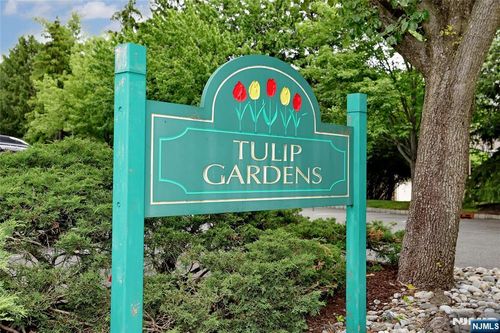 1 Tulip Cres, Little Falls, NJ, 07424-5626 | Card Image