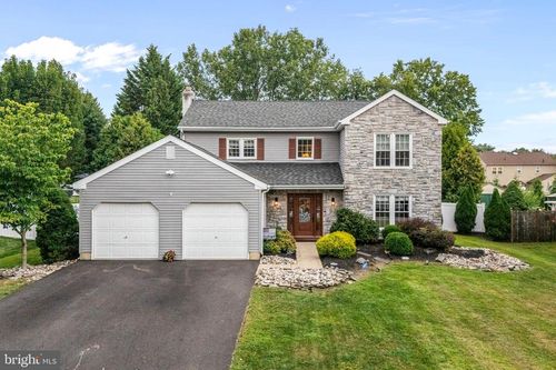 837 Cliff Rd, BENSALEM, PA, 19020-4049 | Card Image