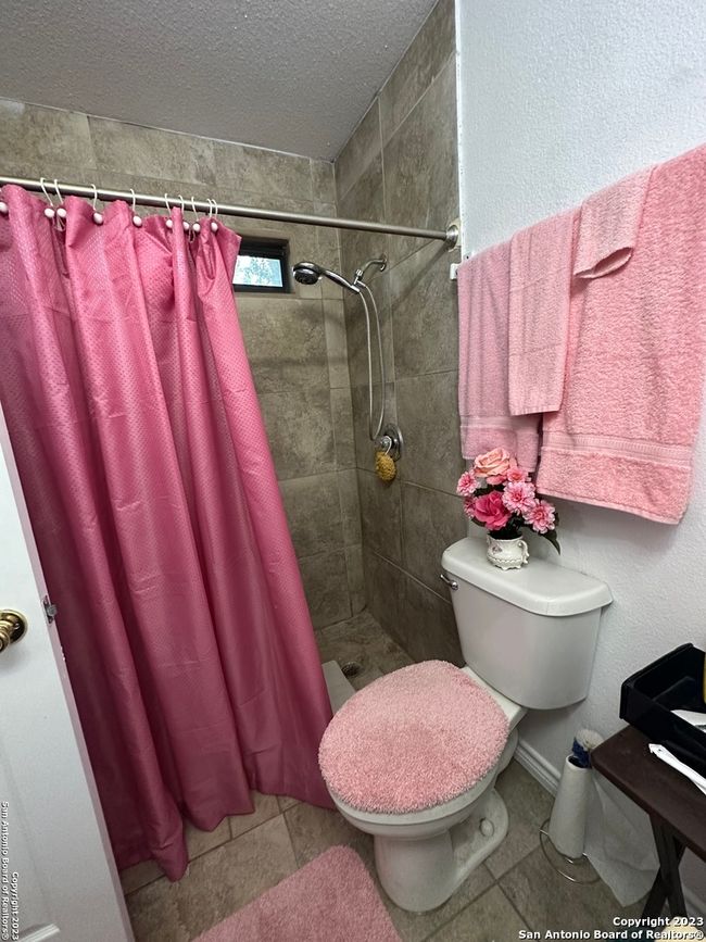 429 Wingate St, House other with 2 bedrooms, 2 bathrooms and null parking in La Pryor TX | Image 8