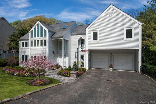 8 Verity Ln, Roslyn, NY, 11576-2000 | Card Image