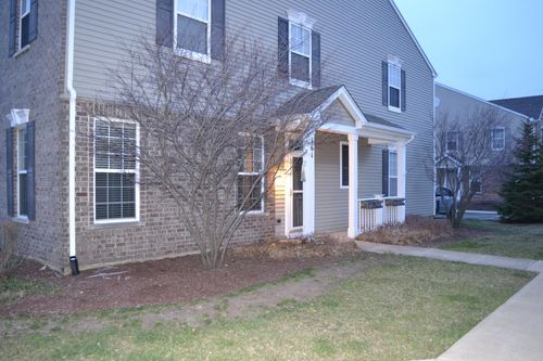 161 Springbrook Trl S, Oswego, IL, 60543-4016 | Card Image