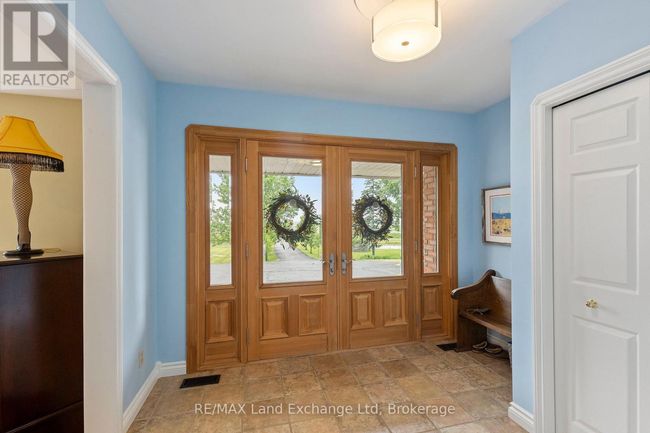 14519 Elginfield Rd, House other with 3 bedrooms, 3 bathrooms and 10 parking in Lucan ON | Image 8