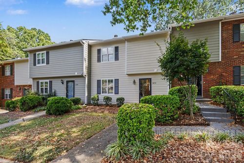 3272 Heathstead Place, Charlotte, NC, 28210 | Card Image