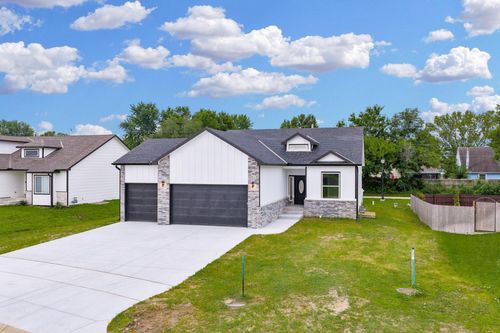 443 E Karla Ave, Haysville, KS, 67060-1835 | Card Image
