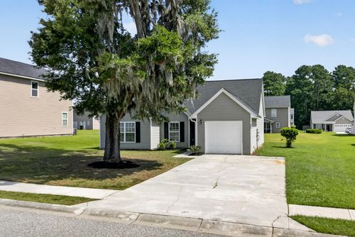 425 Watershed Dr, Goose Creek, SC, 29445-8806 | Card Image