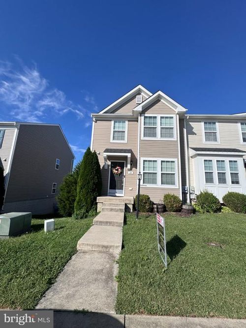 24 Britania Ct, MARTINSBURG, WV, 25405-5742 | Card Image