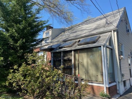 653 Thomas Pl, Rahway, NJ, 07065-3618 | Card Image