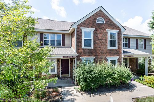 1626 Emerson Cir, Rochester Hills, MI, 48307-5614 | Card Image