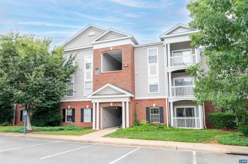 apt-103-195 Yellowstone Dr, CHARLOTTESVILLE, VA, 22903-8121 | Card Image