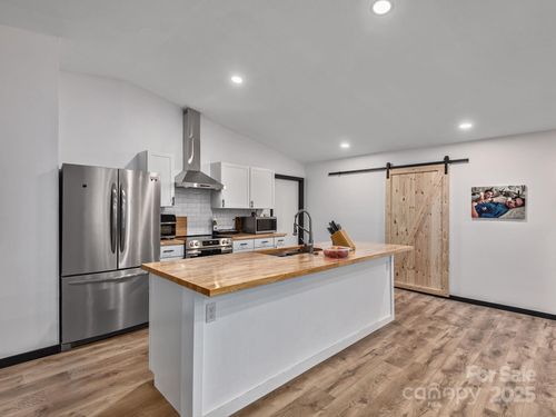 197 Knob Creek Rd, Pisgah Forest, NC, 28768-9903 | Card Image