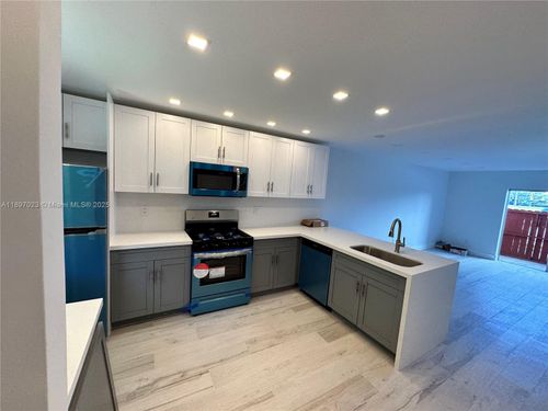 apt-906-8600 Sw 67th Ave, Pinecrest, FL, 33156-1100 | Card Image
