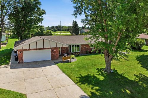 4112 Mueller Drive, Hartford, WI, 53027 | Card Image