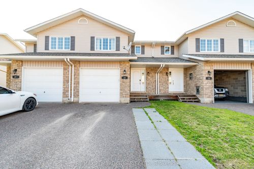 30 Av Winston, Petawawa, ON, K8H0C1 | Card Image