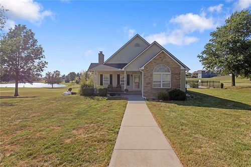 7357 Valley View Cir, Odessa, MO, 64076-9569 | Card Image