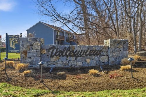 205-200 Heroux Blvd, Cumberland, RI, 02864-3628 | Card Image