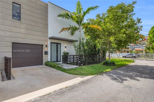 a-2841 Sw 27th St, Miami, FL, 33133-3050 | Card Image
