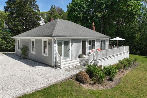 15 Priscilla Ave, Duxbury, MA, 02332-5216 | Card Image