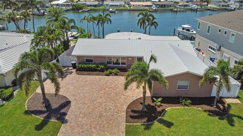 7944 10th Ave S, St Petersburg, FL, 33707-2704 | Card Image