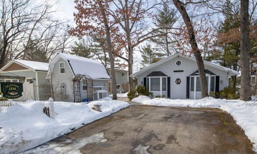 8451 S Pine Point Dr, Newaygo, MI, 49337-8874 | Card Image