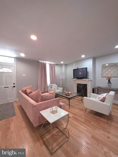 4042 Haverford Ave, PHILADELPHIA, PA, 19104-1706 | Card Image