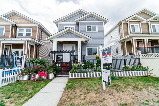 14882 72 Avenue, House other with 6 bedrooms, 5 bathrooms and 6 parking in Surrey BC | Image 1