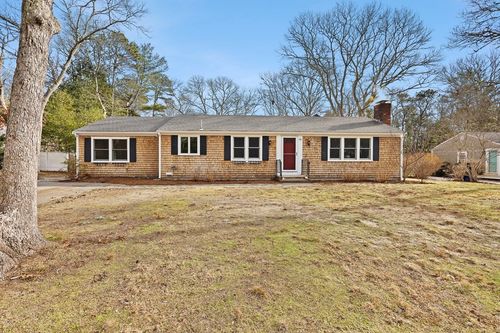 90 Guildford Rd, Centerville, MA, 02632-2027 | Card Image